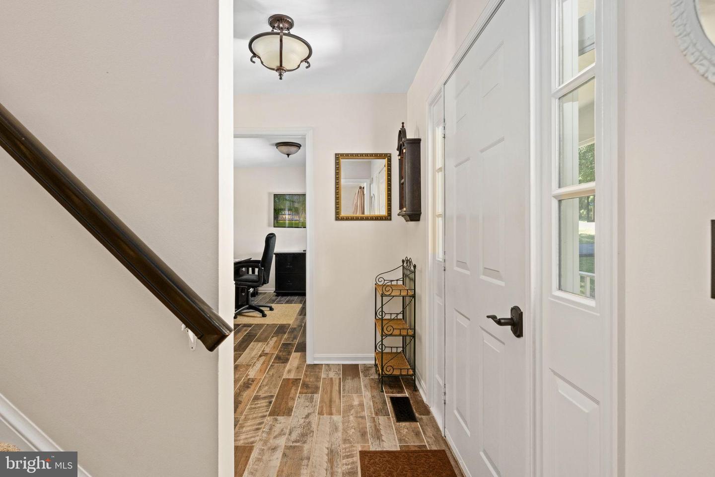 606 STONEWALL LN, FREDERICKSBURG, Virginia 22407, 3 Bedrooms Bedrooms, 10 Rooms Rooms,2 BathroomsBathrooms,Residential,For sale,606 STONEWALL LN,VASP2035904 MLS # VASP2035904