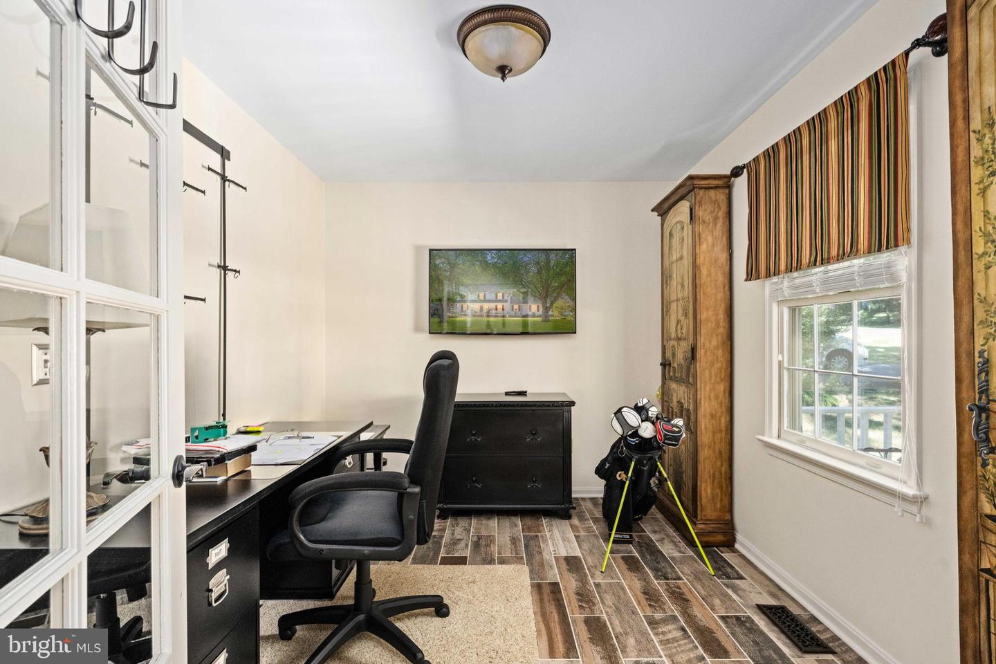 606 STONEWALL LN, FREDERICKSBURG, Virginia 22407, 3 Bedrooms Bedrooms, 10 Rooms Rooms,2 BathroomsBathrooms,Residential,For sale,606 STONEWALL LN,VASP2035904 MLS # VASP2035904