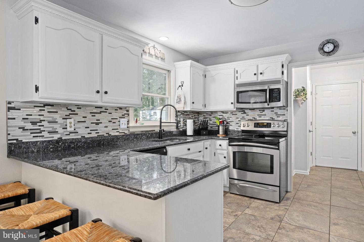 606 STONEWALL LN, FREDERICKSBURG, Virginia 22407, 3 Bedrooms Bedrooms, 10 Rooms Rooms,2 BathroomsBathrooms,Residential,For sale,606 STONEWALL LN,VASP2035904 MLS # VASP2035904