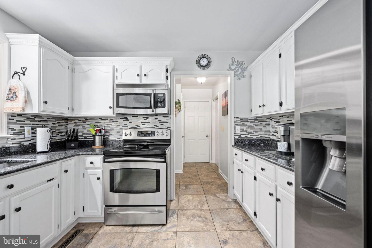 606 STONEWALL LN, FREDERICKSBURG, Virginia 22407, 3 Bedrooms Bedrooms, 10 Rooms Rooms,2 BathroomsBathrooms,Residential,For sale,606 STONEWALL LN,VASP2035904 MLS # VASP2035904