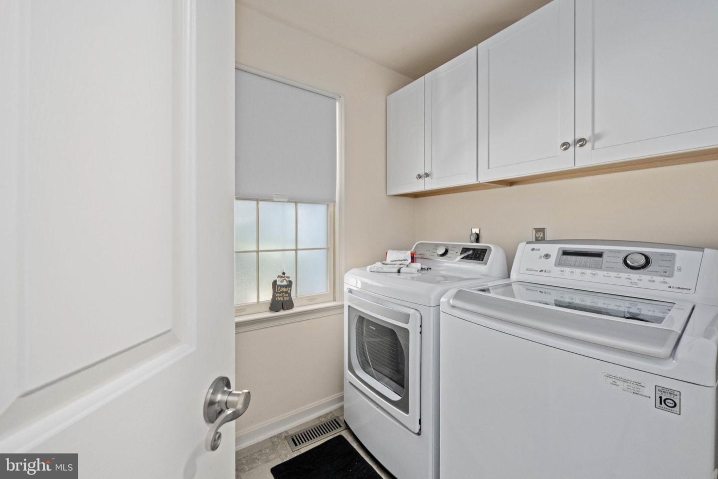 606 STONEWALL LN, FREDERICKSBURG, Virginia 22407, 3 Bedrooms Bedrooms, 10 Rooms Rooms,2 BathroomsBathrooms,Residential,For sale,606 STONEWALL LN,VASP2035904 MLS # VASP2035904