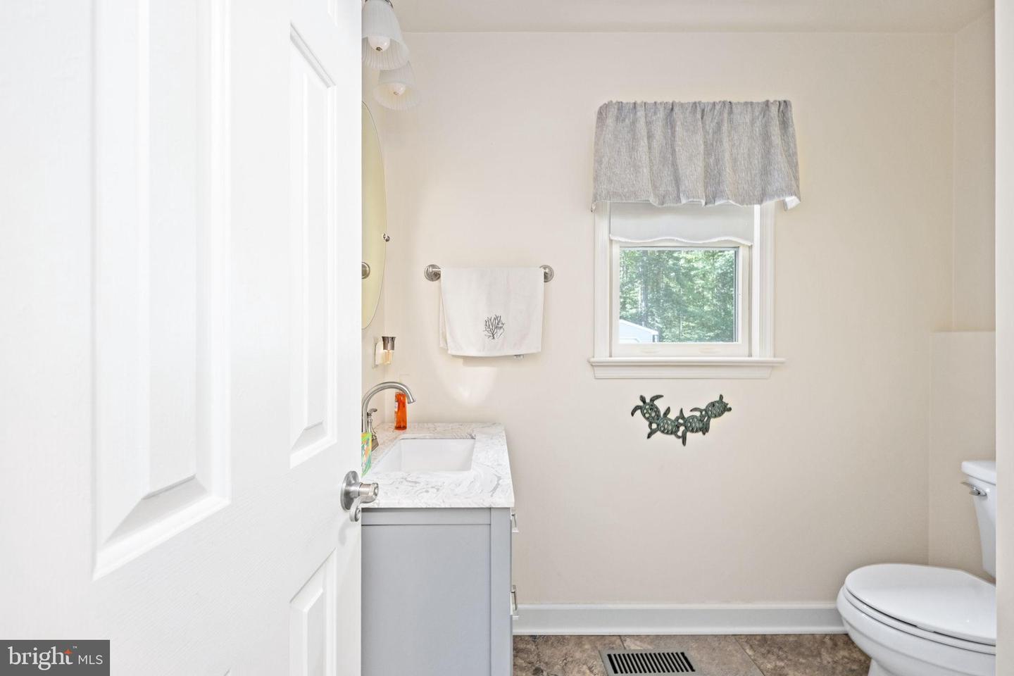 606 STONEWALL LN, FREDERICKSBURG, Virginia 22407, 3 Bedrooms Bedrooms, 10 Rooms Rooms,2 BathroomsBathrooms,Residential,For sale,606 STONEWALL LN,VASP2035904 MLS # VASP2035904