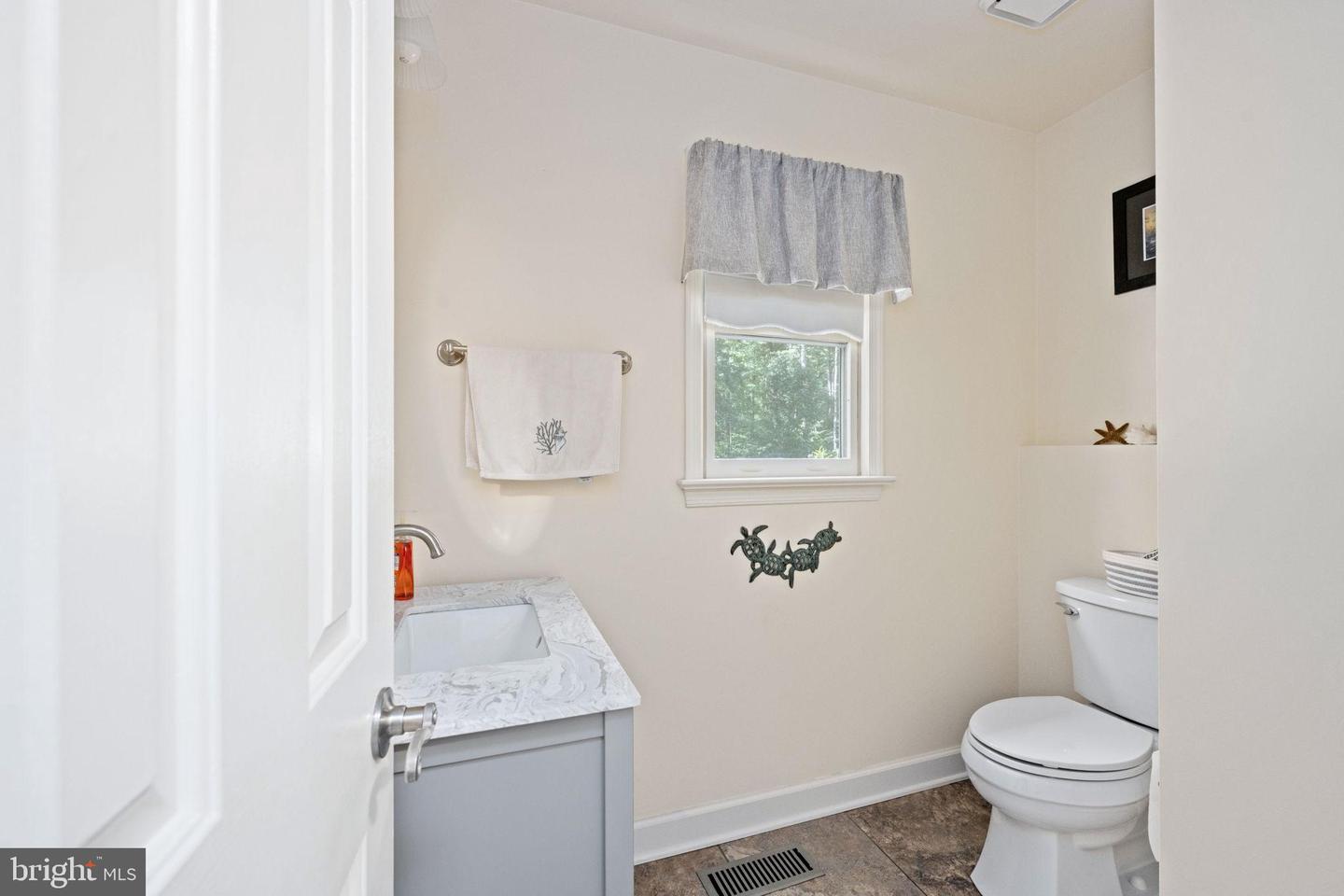 606 STONEWALL LN, FREDERICKSBURG, Virginia 22407, 3 Bedrooms Bedrooms, 10 Rooms Rooms,2 BathroomsBathrooms,Residential,For sale,606 STONEWALL LN,VASP2035904 MLS # VASP2035904