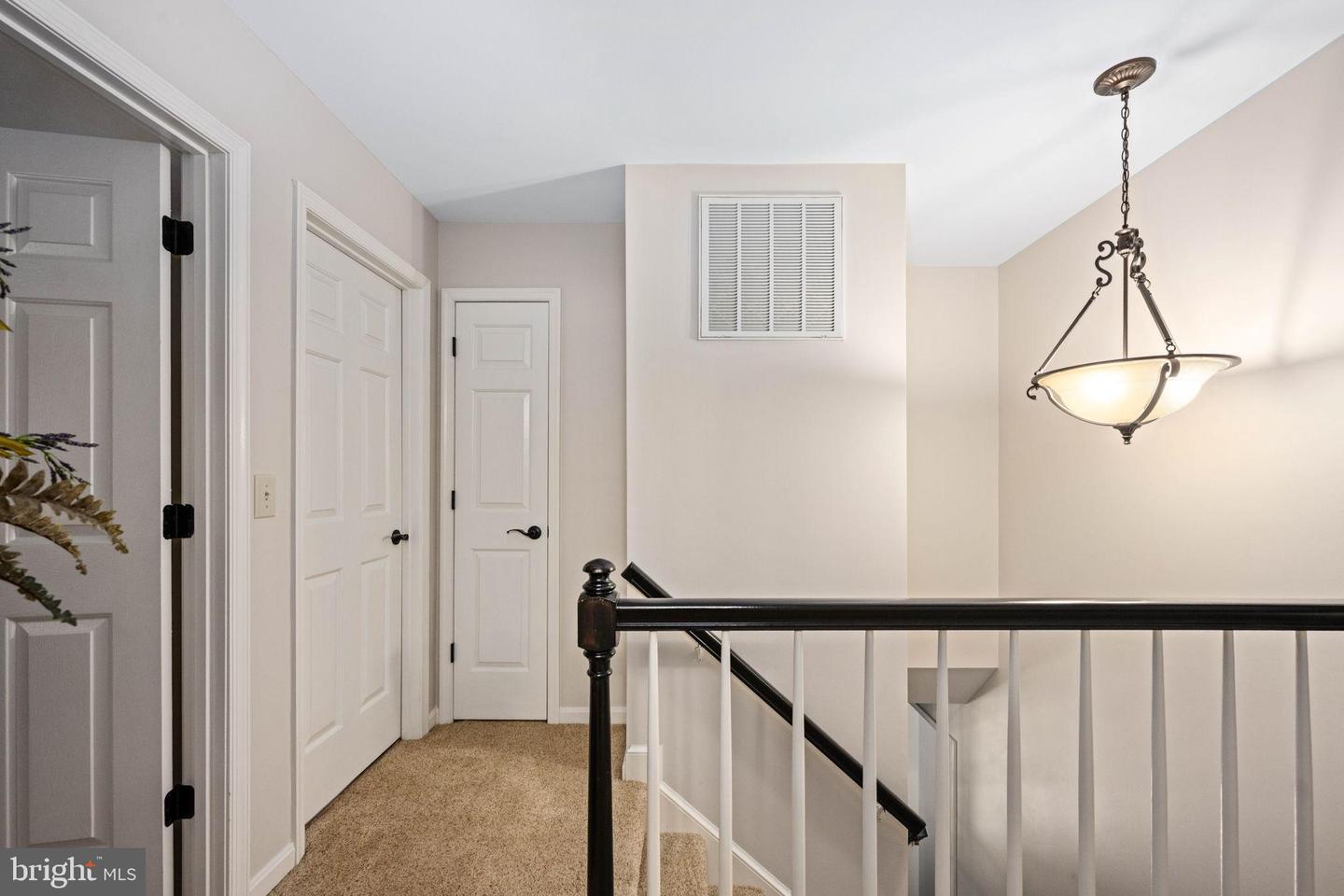 606 STONEWALL LN, FREDERICKSBURG, Virginia 22407, 3 Bedrooms Bedrooms, 10 Rooms Rooms,2 BathroomsBathrooms,Residential,For sale,606 STONEWALL LN,VASP2035904 MLS # VASP2035904
