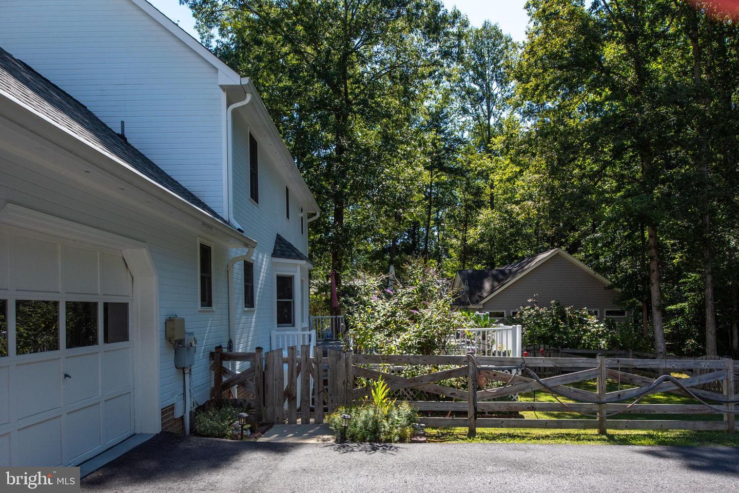 606 STONEWALL LN, FREDERICKSBURG, Virginia 22407, 3 Bedrooms Bedrooms, 10 Rooms Rooms,2 BathroomsBathrooms,Residential,For sale,606 STONEWALL LN,VASP2035904 MLS # VASP2035904