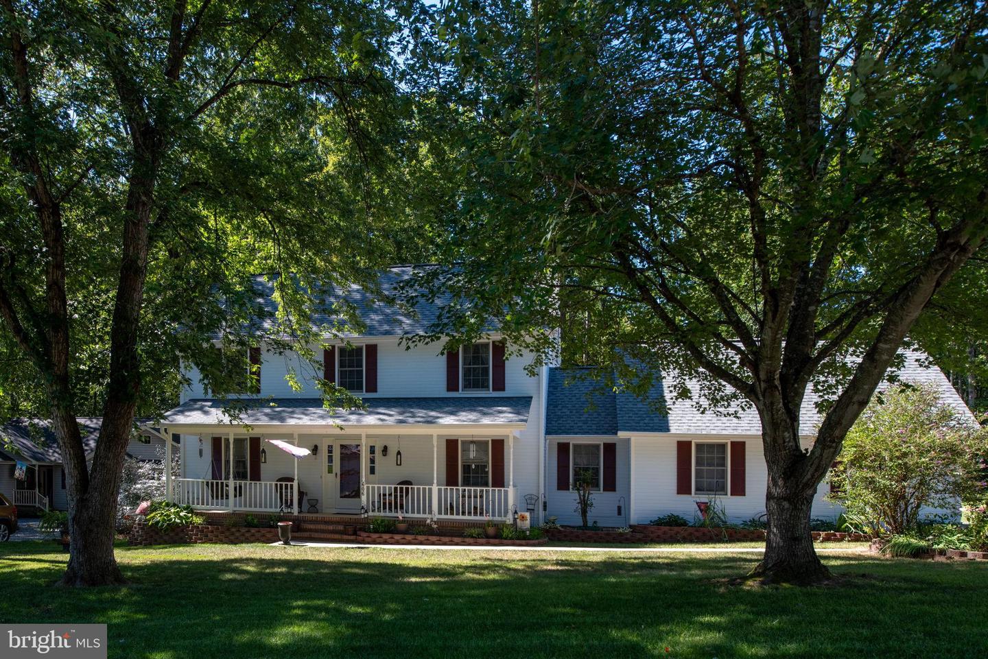 606 STONEWALL LN, FREDERICKSBURG, Virginia 22407, 3 Bedrooms Bedrooms, 10 Rooms Rooms,2 BathroomsBathrooms,Residential,For sale,606 STONEWALL LN,VASP2035904 MLS # VASP2035904