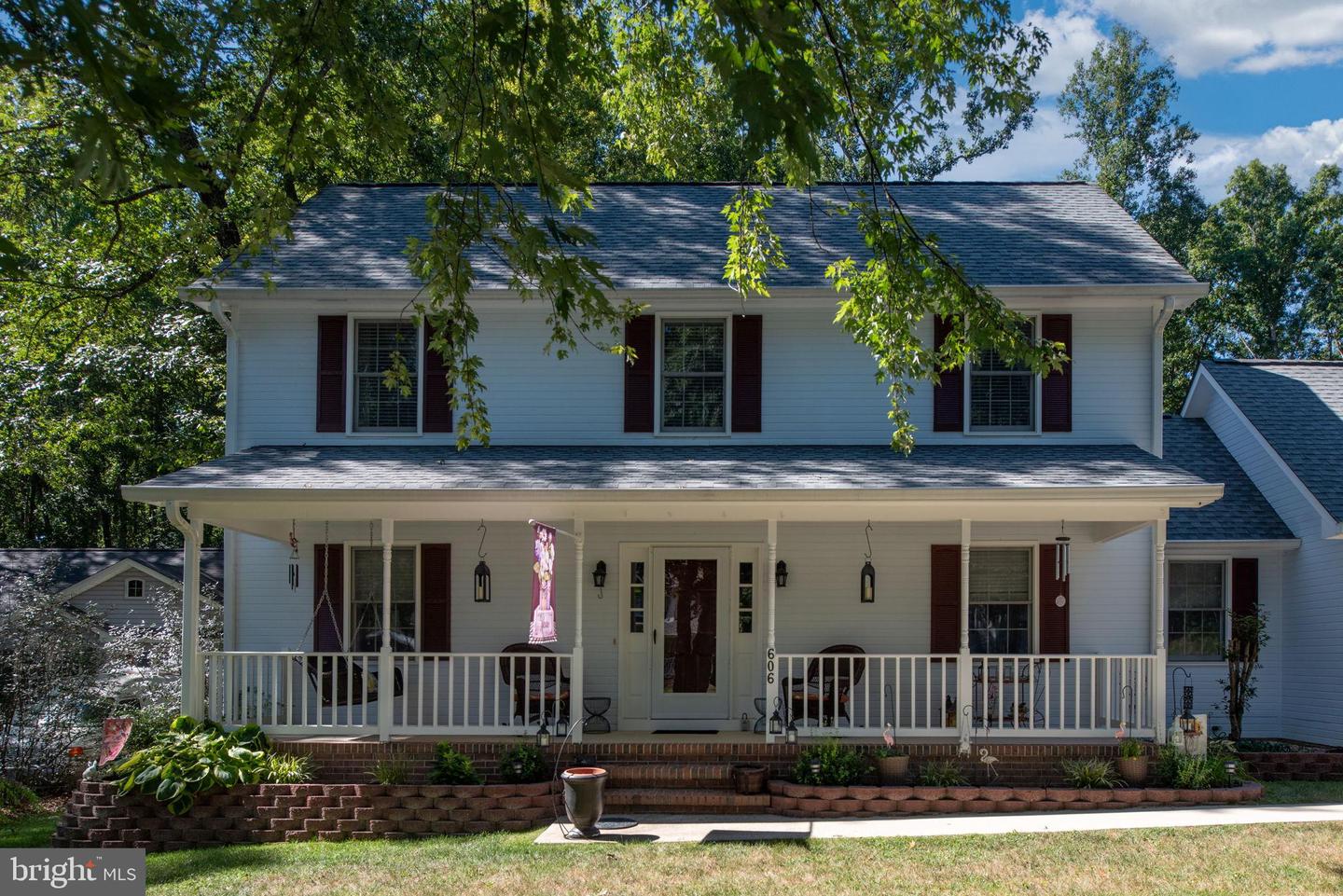 606 STONEWALL LN, FREDERICKSBURG, Virginia 22407, 3 Bedrooms Bedrooms, 10 Rooms Rooms,2 BathroomsBathrooms,Residential,For sale,606 STONEWALL LN,VASP2035904 MLS # VASP2035904