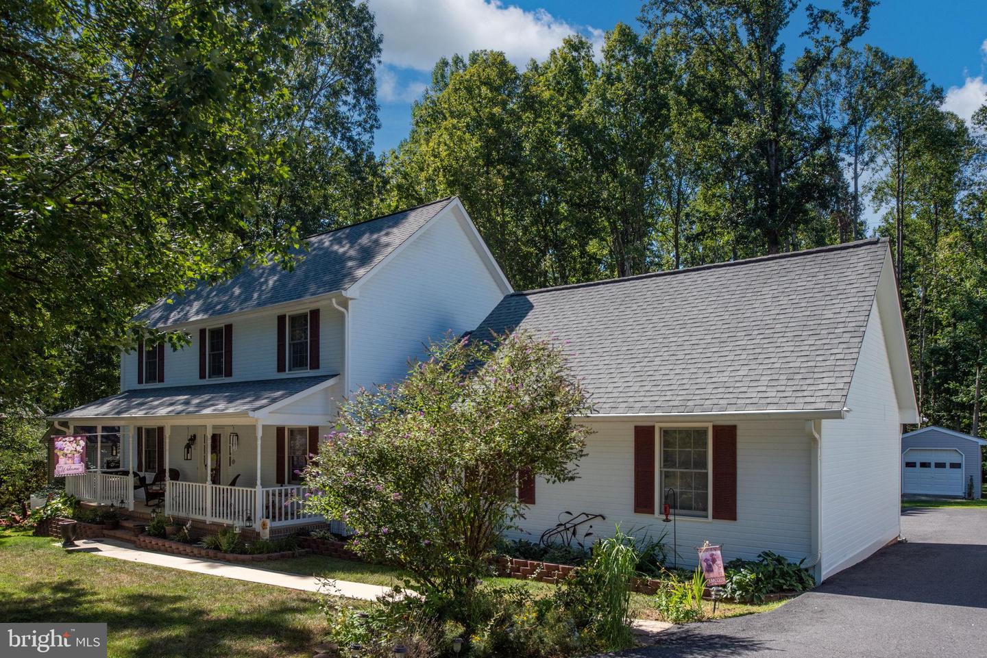 606 STONEWALL LN, FREDERICKSBURG, Virginia 22407, 3 Bedrooms Bedrooms, 10 Rooms Rooms,2 BathroomsBathrooms,Residential,For sale,606 STONEWALL LN,VASP2035904 MLS # VASP2035904