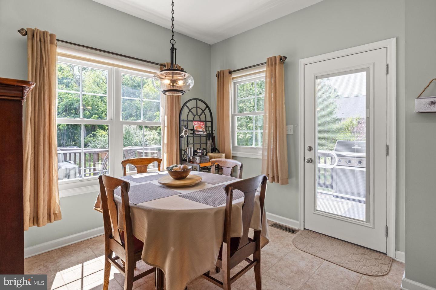 2723 WINDWOOD DR, WINCHESTER, Virginia 22601, 3 Bedrooms Bedrooms, ,3 BathroomsBathrooms,Residential,For sale,2723 WINDWOOD DR,VAWI2008994 MLS # VAWI2008994