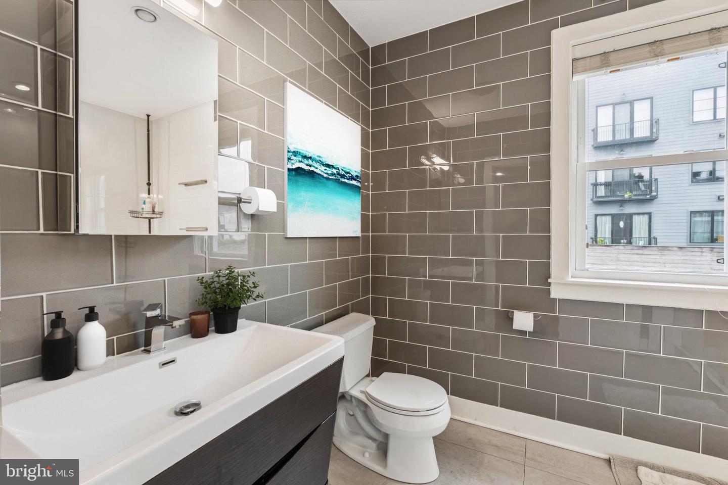 1239 SIMMS PL NE #1, WASHINGTON, District Of Columbia 20002, 2 Bedrooms Bedrooms, ,2 BathroomsBathrooms,Residential,For sale,1239 SIMMS PL NE #1,DCDC2217482 MLS # DCDC2217482