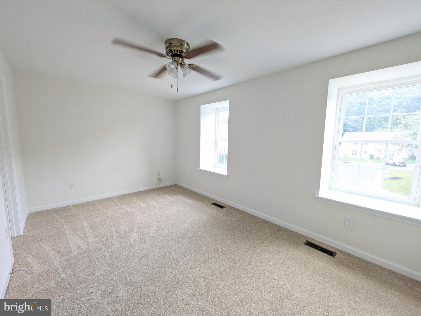 7689 SHEFFIELD VILLAGE LN, LORTON, Virginia 22079, 3 Bedrooms Bedrooms, 5 Rooms Rooms,1 BathroomBathrooms,Residential,For sale,7689 SHEFFIELD VILLAGE LN,VAFX2264220 MLS # VAFX2264220