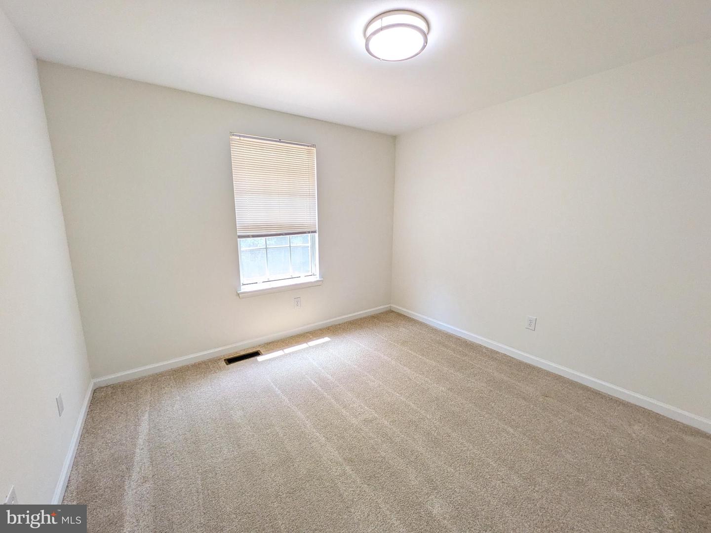 7689 SHEFFIELD VILLAGE LN, LORTON, Virginia 22079, 3 Bedrooms Bedrooms, 5 Rooms Rooms,1 BathroomBathrooms,Residential,For sale,7689 SHEFFIELD VILLAGE LN,VAFX2264220 MLS # VAFX2264220