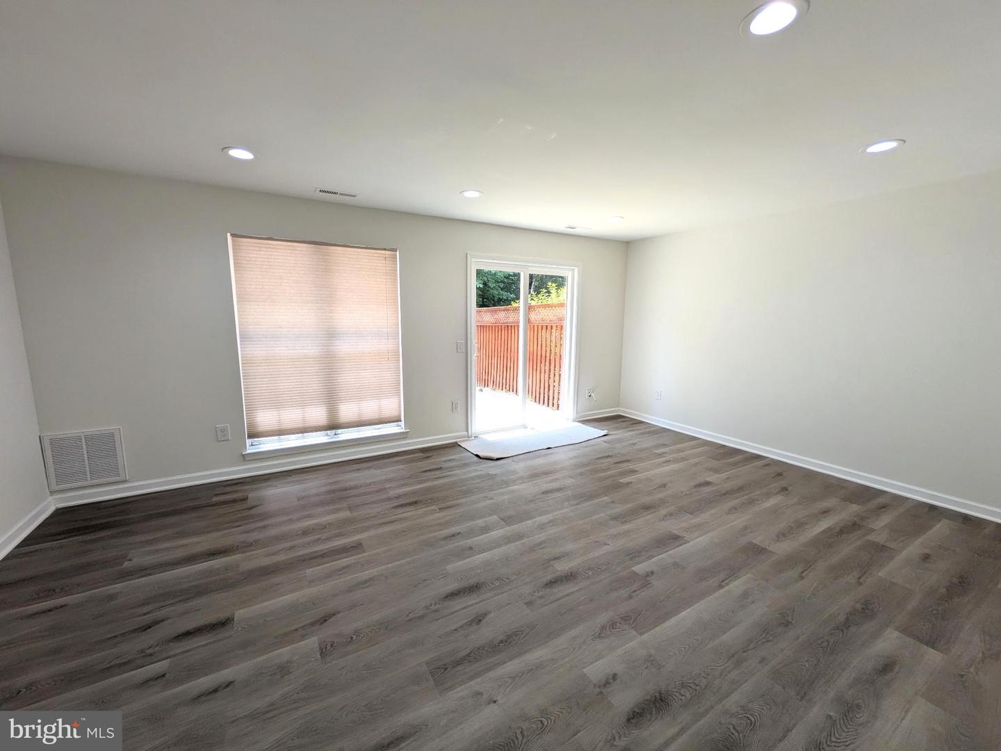 7689 SHEFFIELD VILLAGE LN, LORTON, Virginia 22079, 3 Bedrooms Bedrooms, 5 Rooms Rooms,1 BathroomBathrooms,Residential,For sale,7689 SHEFFIELD VILLAGE LN,VAFX2264220 MLS # VAFX2264220