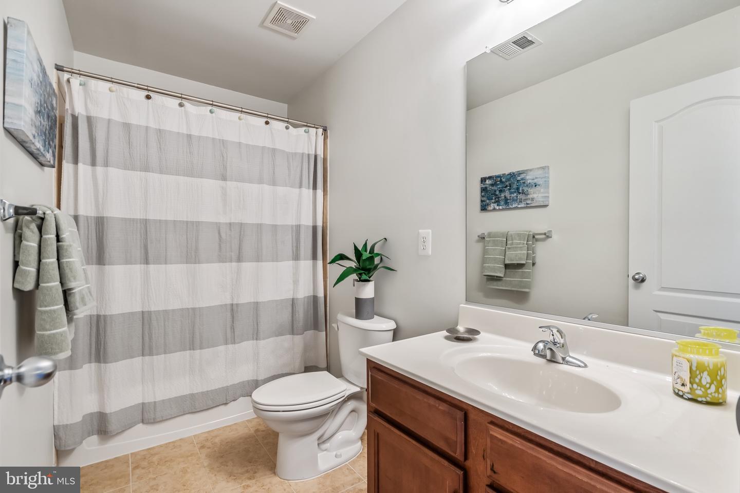 41925 POSSUMHAW TER, ALDIE, Virginia 20105, 4 Bedrooms Bedrooms, 8 Rooms Rooms,3 BathroomsBathrooms,Residential,For sale,41925 POSSUMHAW TER,VALO2105722 MLS # VALO2105722
