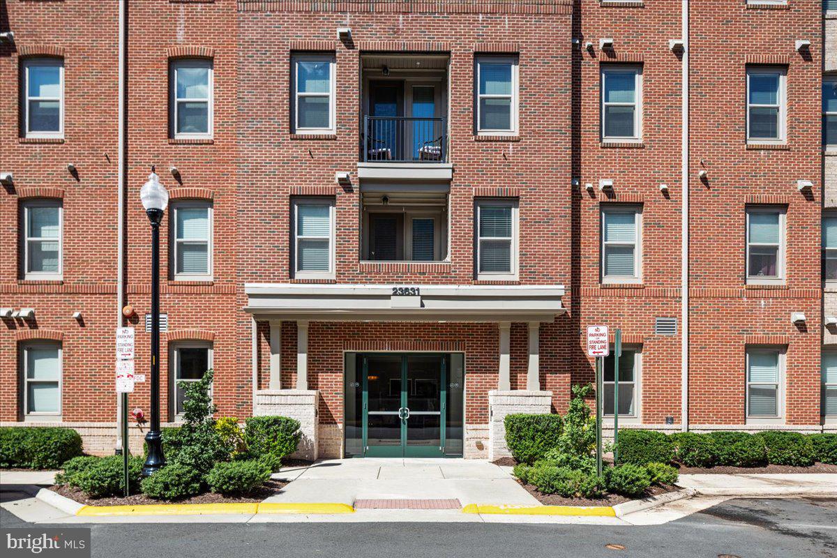 23631 HAVELOCK WALK TER #313, ASHBURN, Virginia 20148, 2 Bedrooms Bedrooms, ,2 BathroomsBathrooms,Residential,For sale,23631 HAVELOCK WALK TER #313,VALO2105582 MLS # VALO2105582