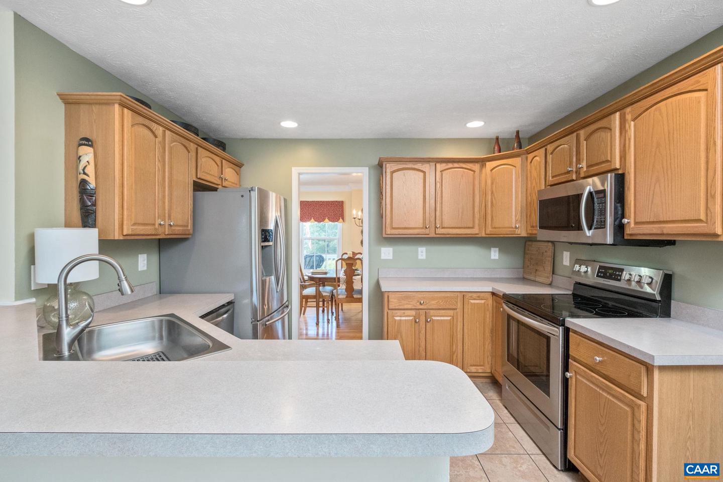 37 OXFORD RD, FISHERSVILLE, Virginia 22939, 5 Bedrooms Bedrooms, ,3 BathroomsBathrooms,Residential,For sale,37 OXFORD RD,668420 MLS # 668420