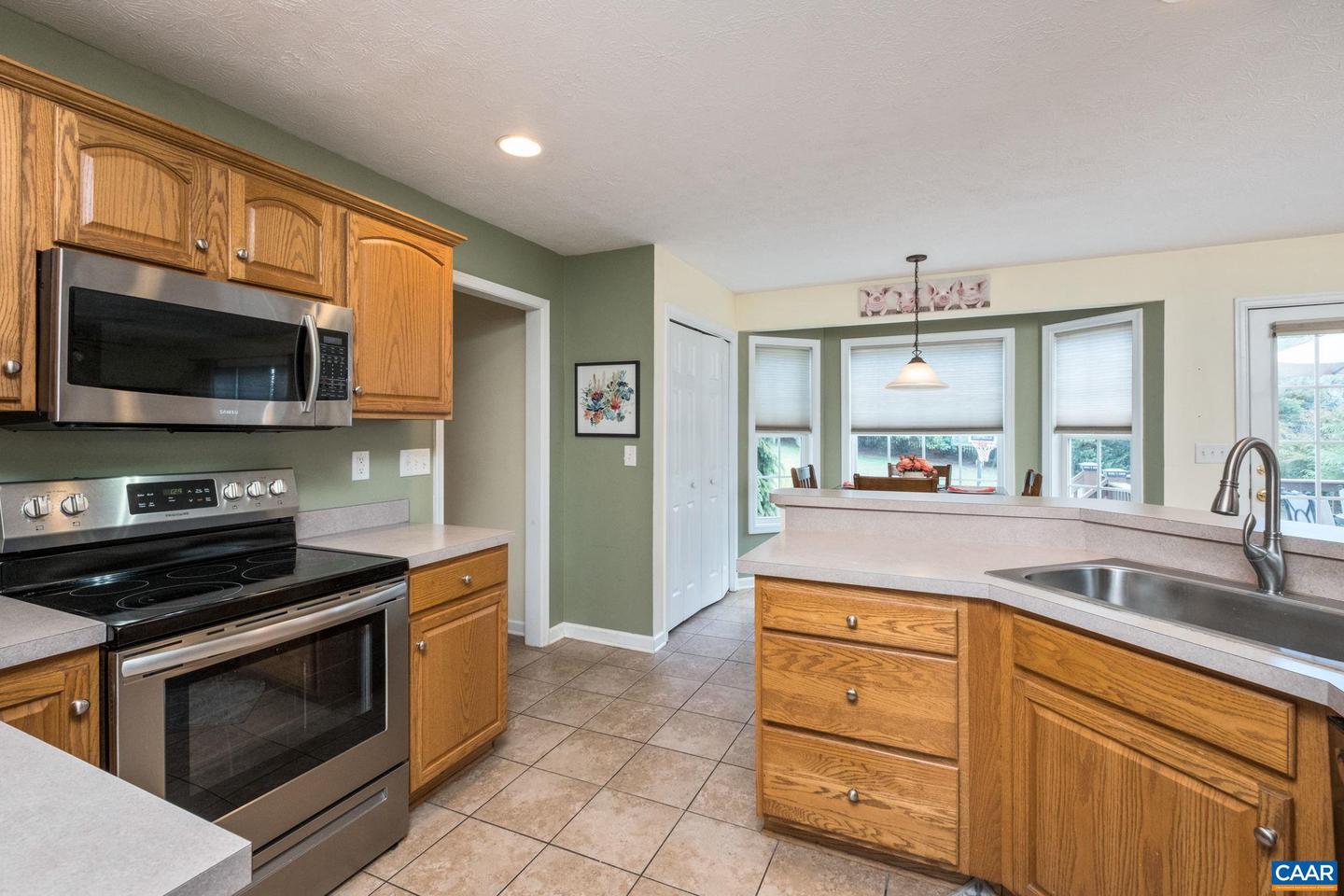 37 OXFORD RD, FISHERSVILLE, Virginia 22939, 5 Bedrooms Bedrooms, ,3 BathroomsBathrooms,Residential,For sale,37 OXFORD RD,668420 MLS # 668420