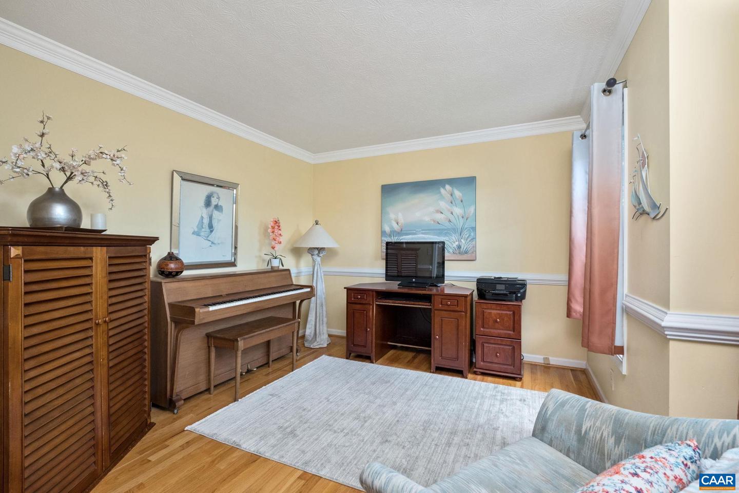 37 OXFORD RD, FISHERSVILLE, Virginia 22939, 5 Bedrooms Bedrooms, ,3 BathroomsBathrooms,Residential,For sale,37 OXFORD RD,668420 MLS # 668420