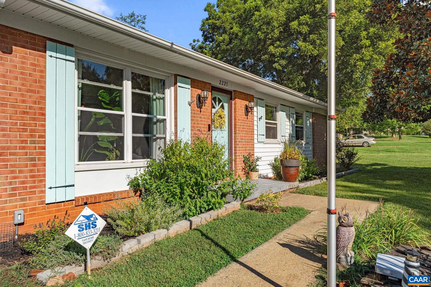 2225 WILLIAMSBURG RD, CHARLOTTESVILLE, Virginia 22901, 3 Bedrooms Bedrooms, ,1 BathroomBathrooms,Residential,For sale,2225 WILLIAMSBURG RD,668422 MLS # 668422