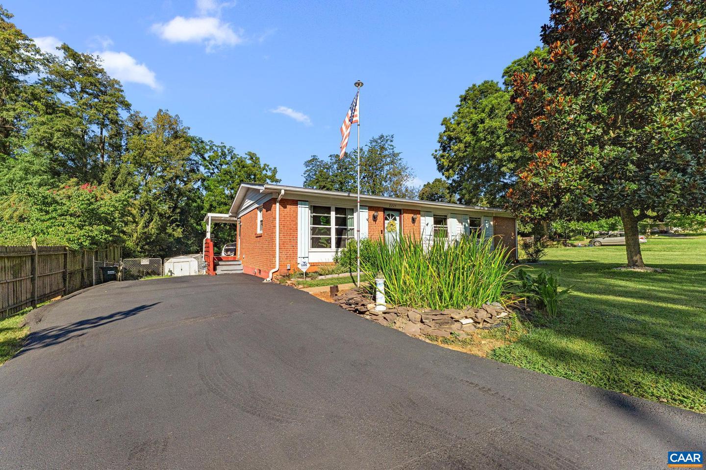 2225 WILLIAMSBURG RD, CHARLOTTESVILLE, Virginia 22901, 3 Bedrooms Bedrooms, ,1 BathroomBathrooms,Residential,For sale,2225 WILLIAMSBURG RD,668422 MLS # 668422