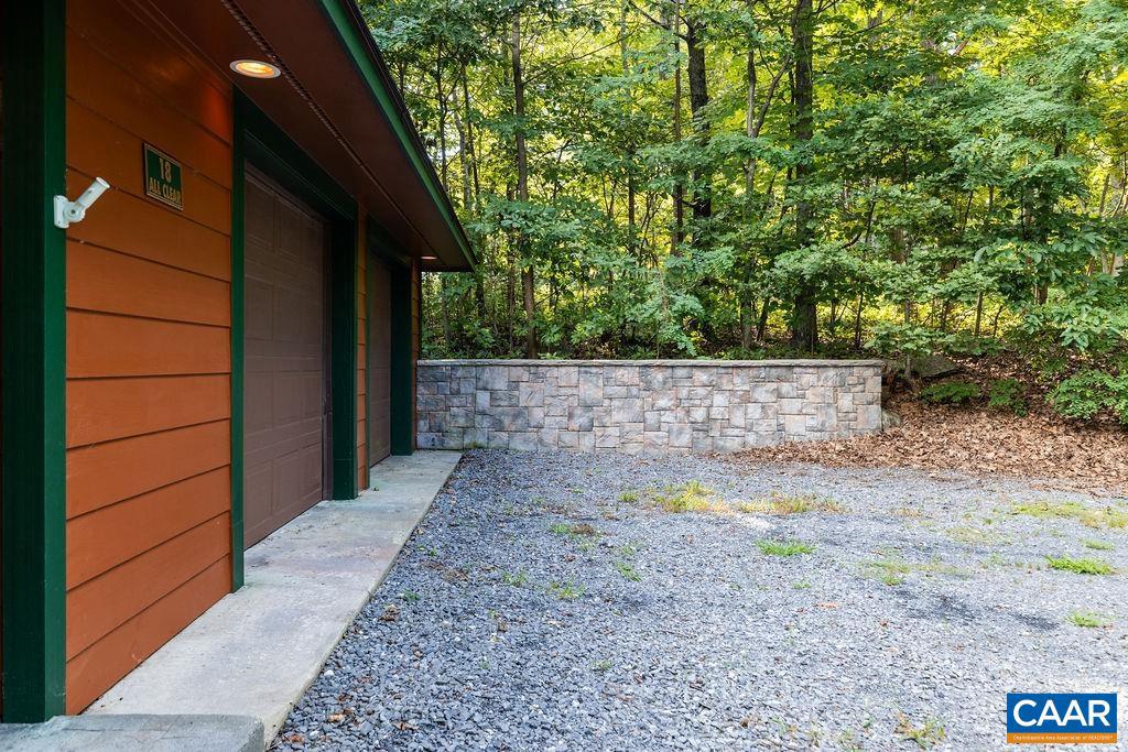18 GRASSY OVERLOOK, WINTERGREEN, Virginia 22967, 2 Bedrooms Bedrooms, ,2 BathroomsBathrooms,Residential,For sale,18 GRASSY OVERLOOK,668424 MLS # 668424