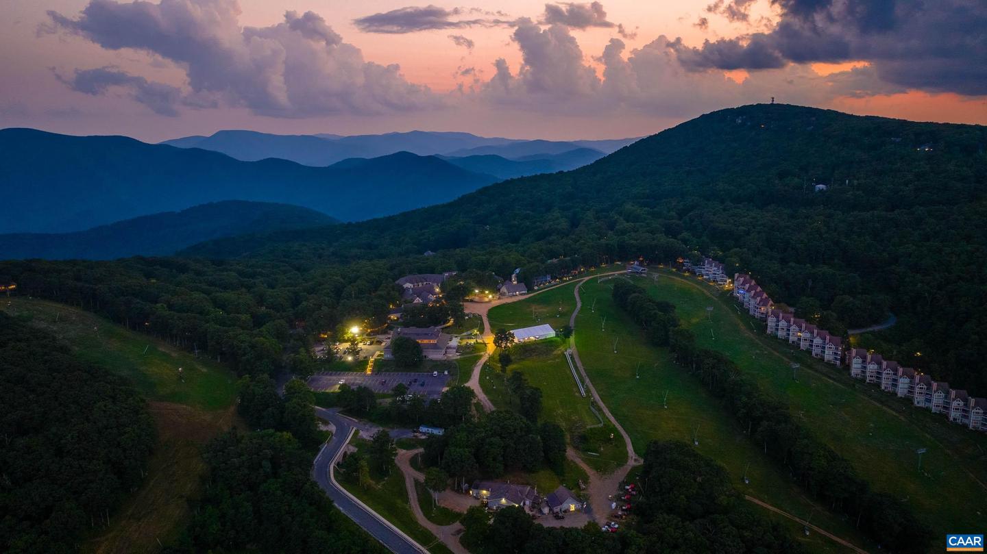 18 GRASSY OVERLOOK, WINTERGREEN, Virginia 22967, 2 Bedrooms Bedrooms, ,2 BathroomsBathrooms,Residential,For sale,18 GRASSY OVERLOOK,668424 MLS # 668424