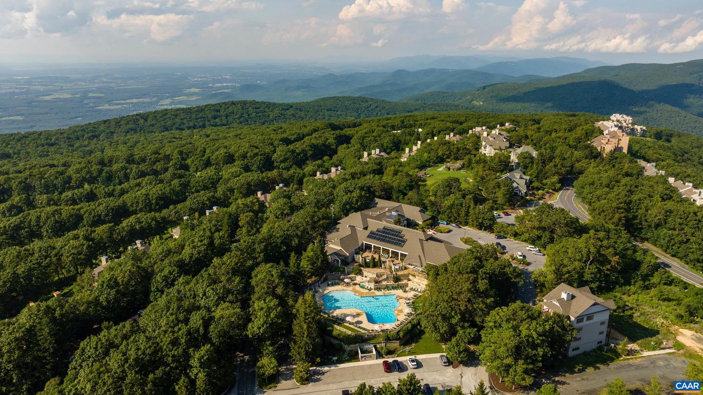 18 GRASSY OVERLOOK, WINTERGREEN, Virginia 22967, 2 Bedrooms Bedrooms, ,2 BathroomsBathrooms,Residential,For sale,18 GRASSY OVERLOOK,668424 MLS # 668424