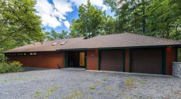 18 GRASSY OVERLOOK, WINTERGREEN, Virginia 22967, 2 Bedrooms Bedrooms, ,2 BathroomsBathrooms,Residential,For sale,18 GRASSY OVERLOOK,668424 MLS # 668424