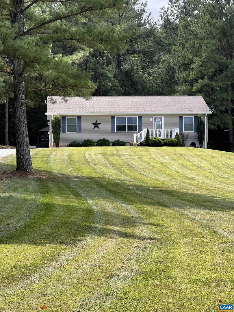 102 FAWN CT, AMHERST, Virginia 24521, 3 Bedrooms Bedrooms, ,2 BathroomsBathrooms,Residential,For sale,102 FAWN CT,668425 MLS # 668425