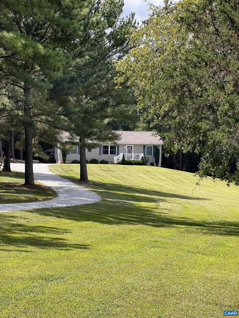 102 FAWN CT, AMHERST, Virginia 24521, 3 Bedrooms Bedrooms, ,2 BathroomsBathrooms,Residential,For sale,102 FAWN CT,668425 MLS # 668425
