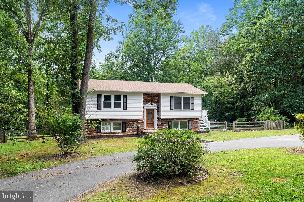 9 COLYER RD, FREDERICKSBURG, Virginia 22406, 3 Bedrooms Bedrooms, ,2 BathroomsBathrooms,Residential,For sale,9 COLYER RD,VAST2042284 MLS # VAST2042284