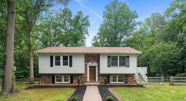 9 COLYER RD, FREDERICKSBURG, Virginia 22406, 3 Bedrooms Bedrooms, ,2 BathroomsBathrooms,Residential,For sale,9 COLYER RD,VAST2042284 MLS # VAST2042284