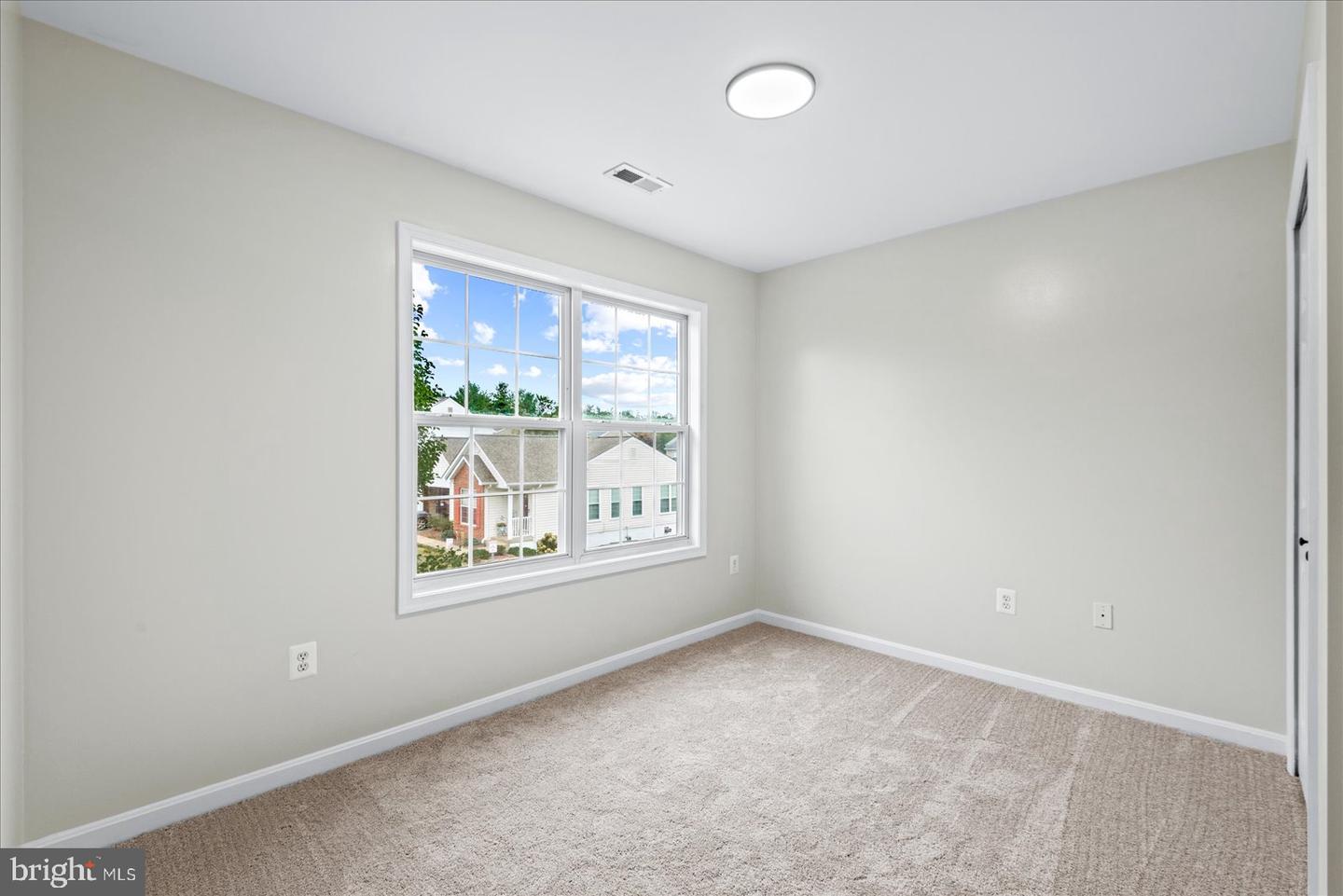 12 LAKESIDE DR, STAFFORD, Virginia 22554, 5 Bedrooms Bedrooms, ,3 BathroomsBathrooms,Residential,For sale,12 LAKESIDE DR,VAST2042288 MLS # VAST2042288