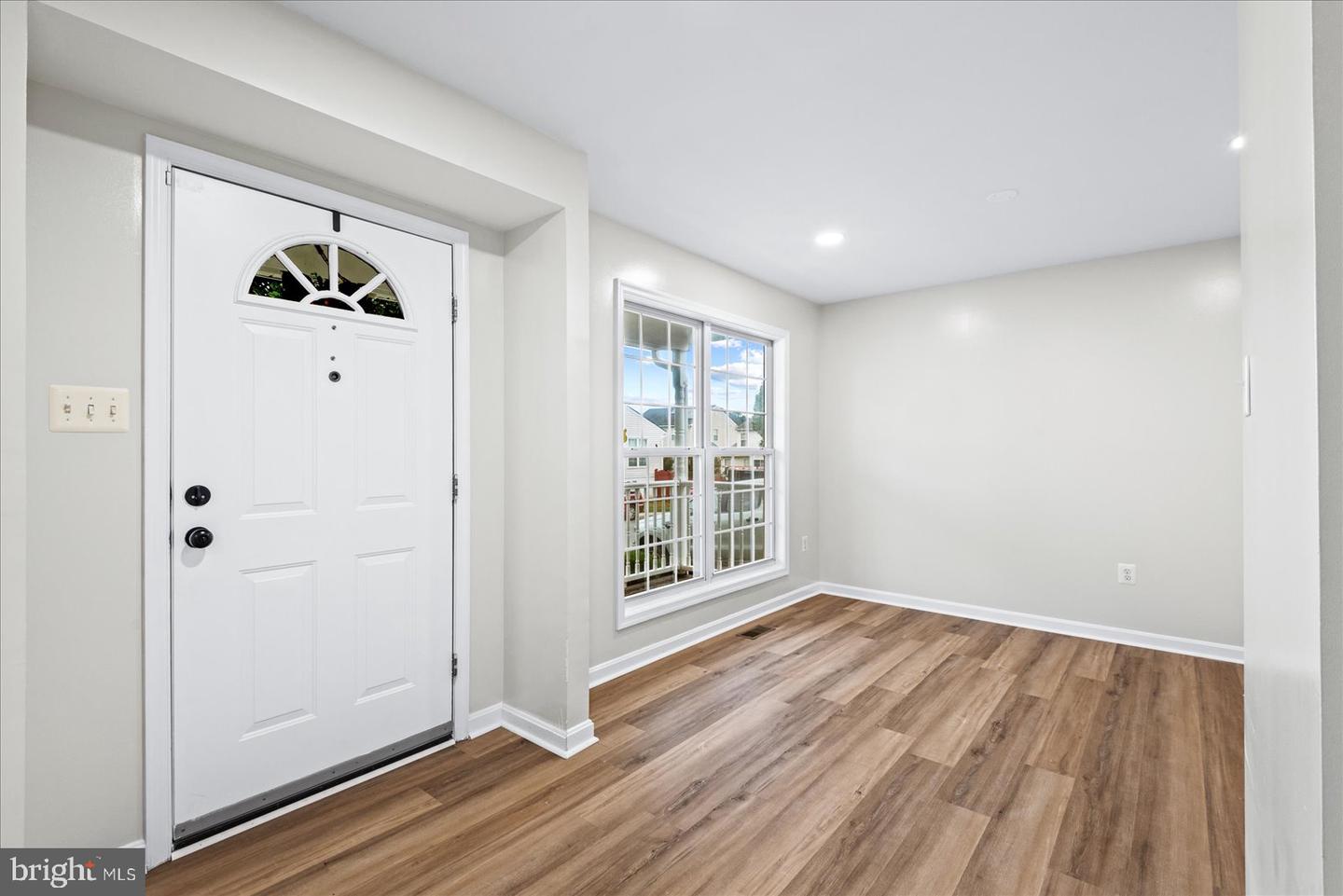 12 LAKESIDE DR, STAFFORD, Virginia 22554, 5 Bedrooms Bedrooms, ,3 BathroomsBathrooms,Residential,For sale,12 LAKESIDE DR,VAST2042288 MLS # VAST2042288
