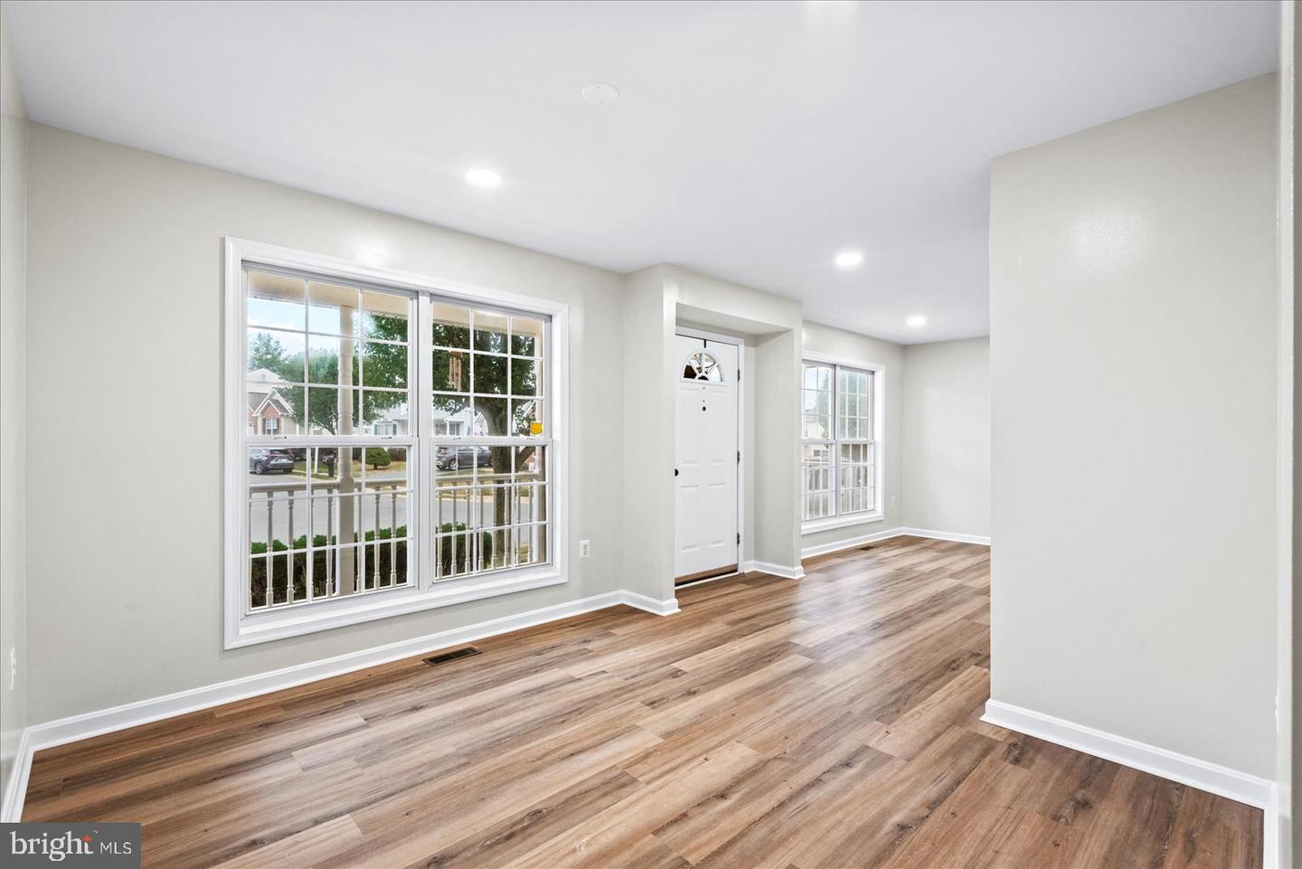12 LAKESIDE DR, STAFFORD, Virginia 22554, 5 Bedrooms Bedrooms, ,3 BathroomsBathrooms,Residential,For sale,12 LAKESIDE DR,VAST2042288 MLS # VAST2042288