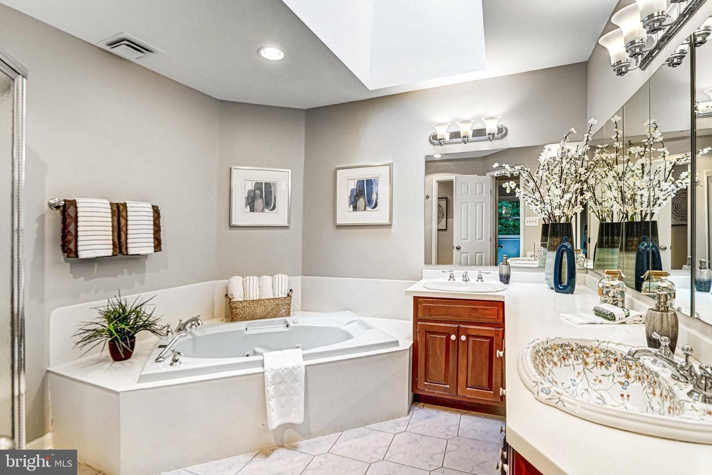 8402 CAMDEN ST, ALEXANDRIA, Virginia 22308, 4 Bedrooms Bedrooms, ,2 BathroomsBathrooms,Residential,For sale,8402 CAMDEN ST,VAFX2229364 MLS # VAFX2229364
