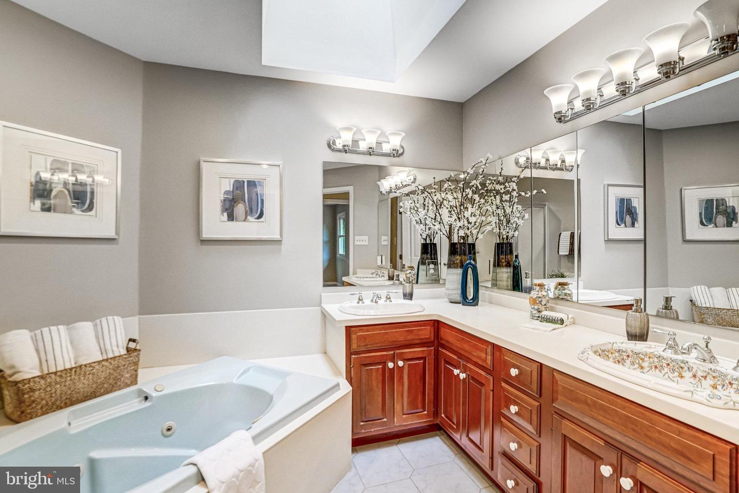8402 CAMDEN ST, ALEXANDRIA, Virginia 22308, 4 Bedrooms Bedrooms, ,2 BathroomsBathrooms,Residential,For sale,8402 CAMDEN ST,VAFX2229364 MLS # VAFX2229364