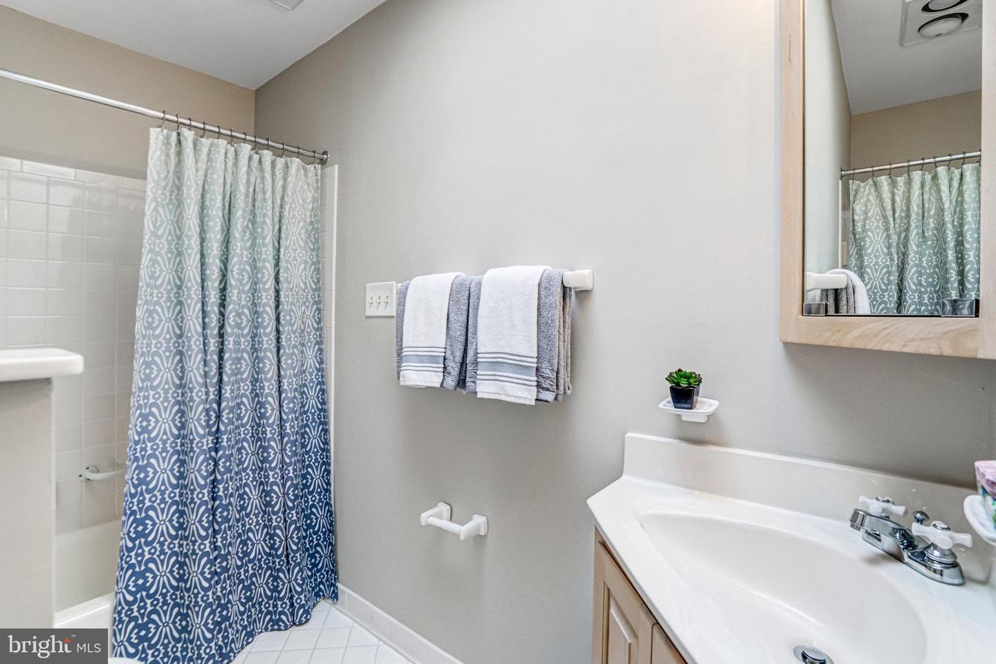 8402 CAMDEN ST, ALEXANDRIA, Virginia 22308, 4 Bedrooms Bedrooms, ,2 BathroomsBathrooms,Residential,For sale,8402 CAMDEN ST,VAFX2229364 MLS # VAFX2229364