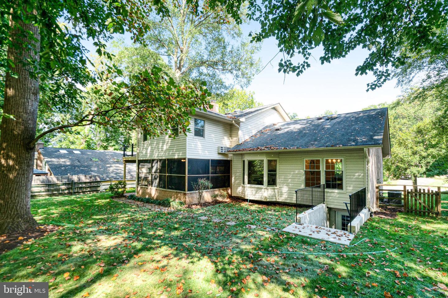 8402 CAMDEN ST, ALEXANDRIA, Virginia 22308, 4 Bedrooms Bedrooms, ,2 BathroomsBathrooms,Residential,For sale,8402 CAMDEN ST,VAFX2229364 MLS # VAFX2229364
