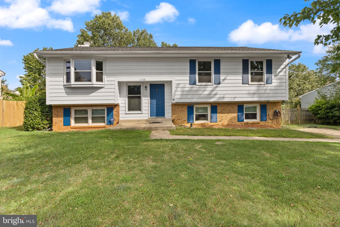 1328 APRIL WAY, HERNDON, Virginia 20170, 5 Bedrooms Bedrooms, ,3 BathroomsBathrooms,Residential,For sale,1328 APRIL WAY,VAFX2235044 MLS # VAFX2235044