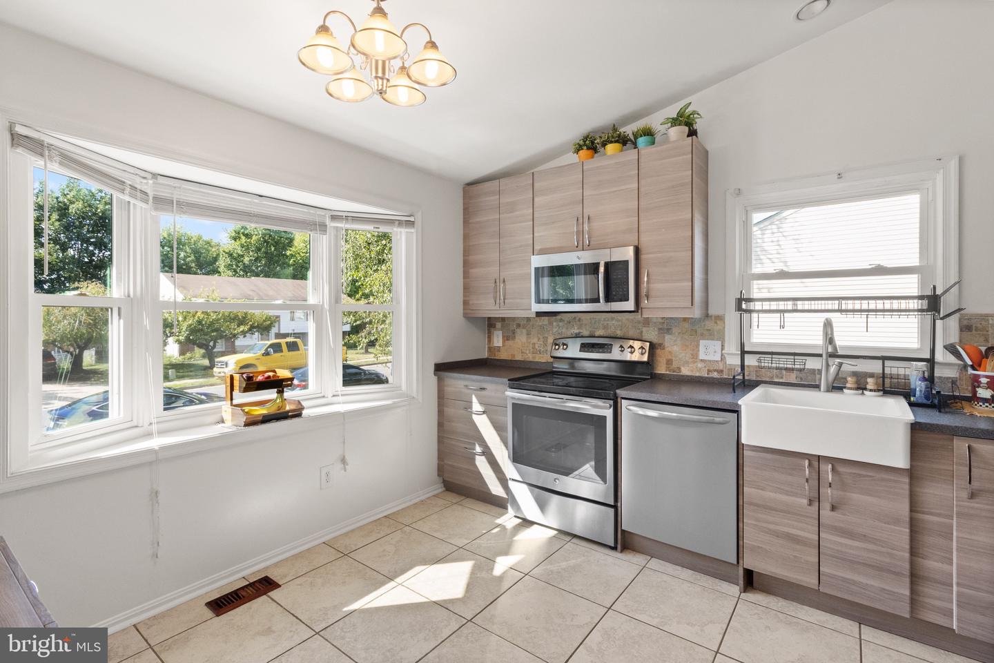 1328 APRIL WAY, HERNDON, Virginia 20170, 5 Bedrooms Bedrooms, ,3 BathroomsBathrooms,Residential,For sale,1328 APRIL WAY,VAFX2235044 MLS # VAFX2235044
