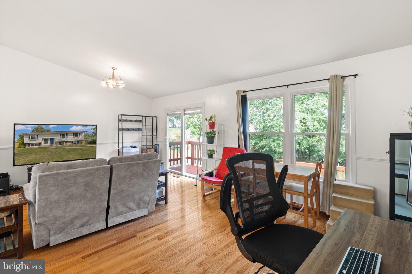 1328 APRIL WAY, HERNDON, Virginia 20170, 5 Bedrooms Bedrooms, ,3 BathroomsBathrooms,Residential,For sale,1328 APRIL WAY,VAFX2235044 MLS # VAFX2235044