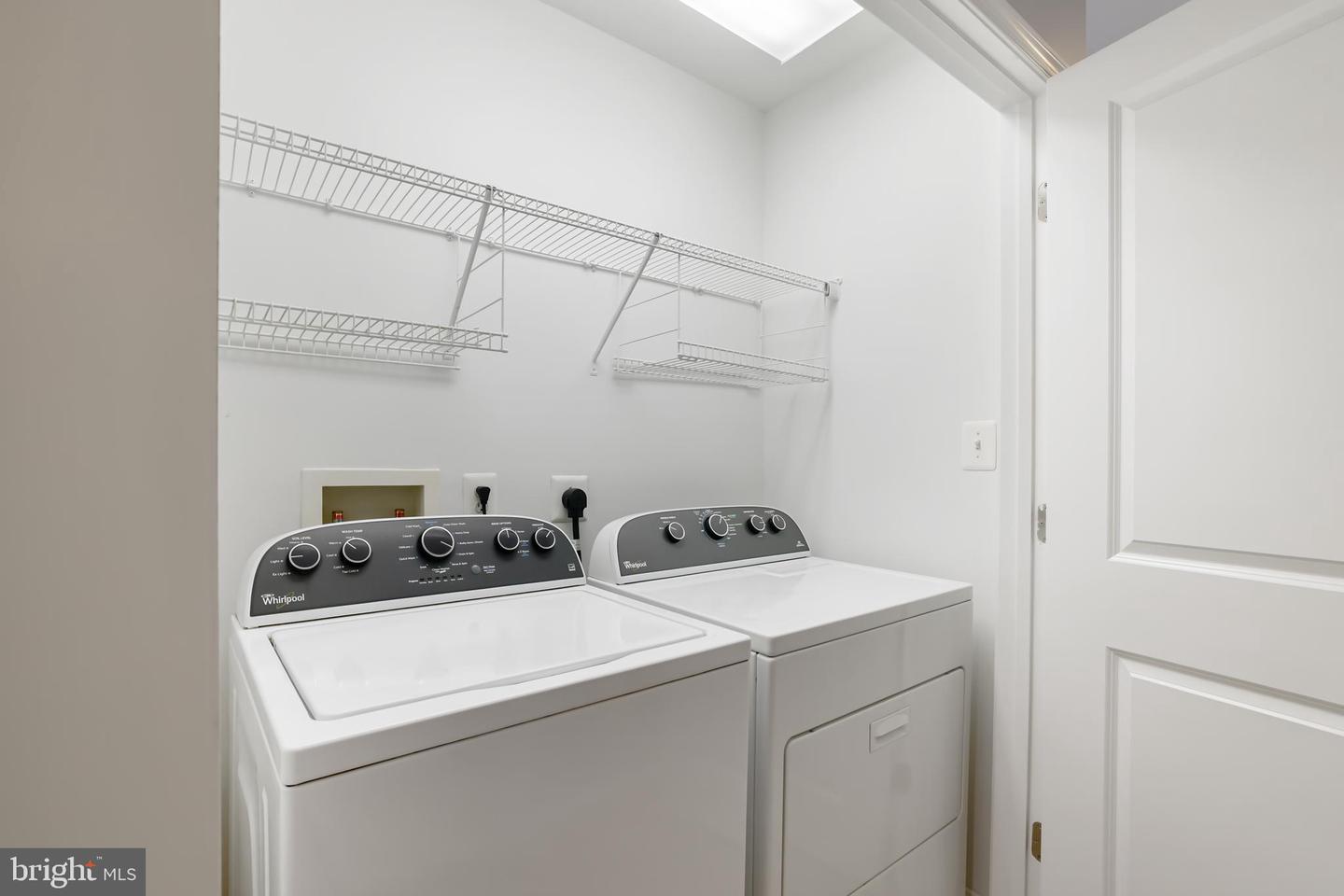 23462 TWIN FALLS TER, ASHBURN, Virginia 20148, 4 Bedrooms Bedrooms, ,3 BathroomsBathrooms,Residential,For sale,23462 TWIN FALLS TER,VALO2097148 MLS # VALO2097148