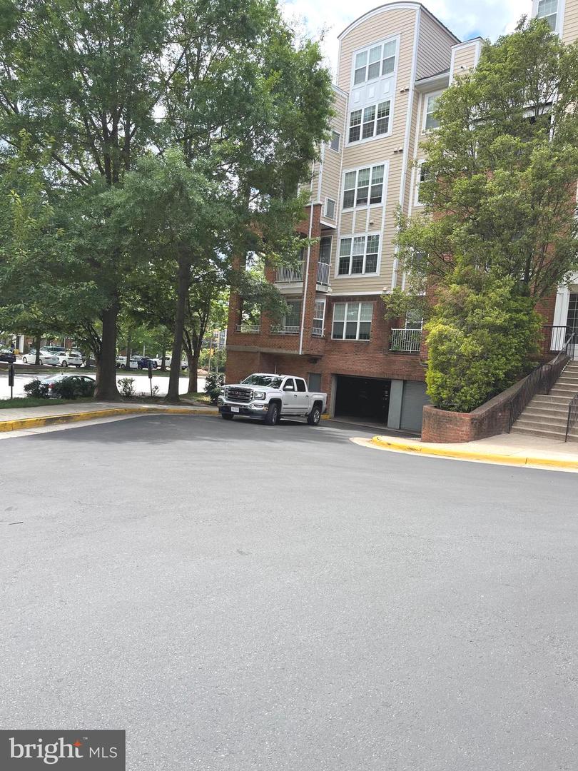 2720 BELLFOREST CT #201, VIENNA, Virginia 22180, 1 Bedroom Bedrooms, ,1 BathroomBathrooms,Residential,For sale,2720 BELLFOREST CT #201,VAFX2243982 MLS # VAFX2243982