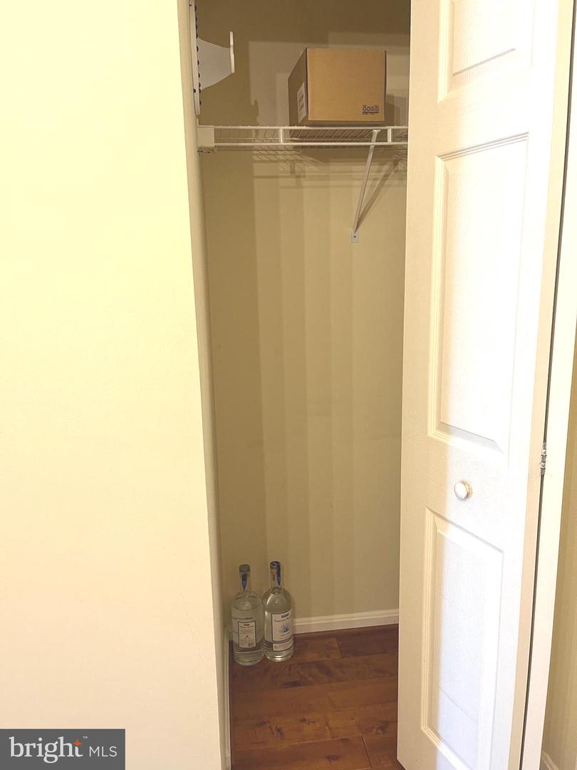 2720 BELLFOREST CT #201, VIENNA, Virginia 22180, 1 Bedroom Bedrooms, ,1 BathroomBathrooms,Residential,For sale,2720 BELLFOREST CT #201,VAFX2243982 MLS # VAFX2243982