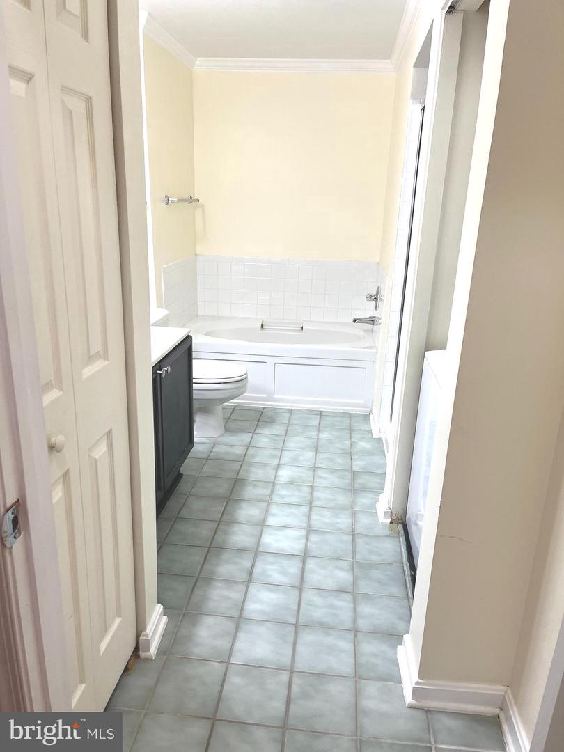 2720 BELLFOREST CT #201, VIENNA, Virginia 22180, 1 Bedroom Bedrooms, ,1 BathroomBathrooms,Residential,For sale,2720 BELLFOREST CT #201,VAFX2243982 MLS # VAFX2243982