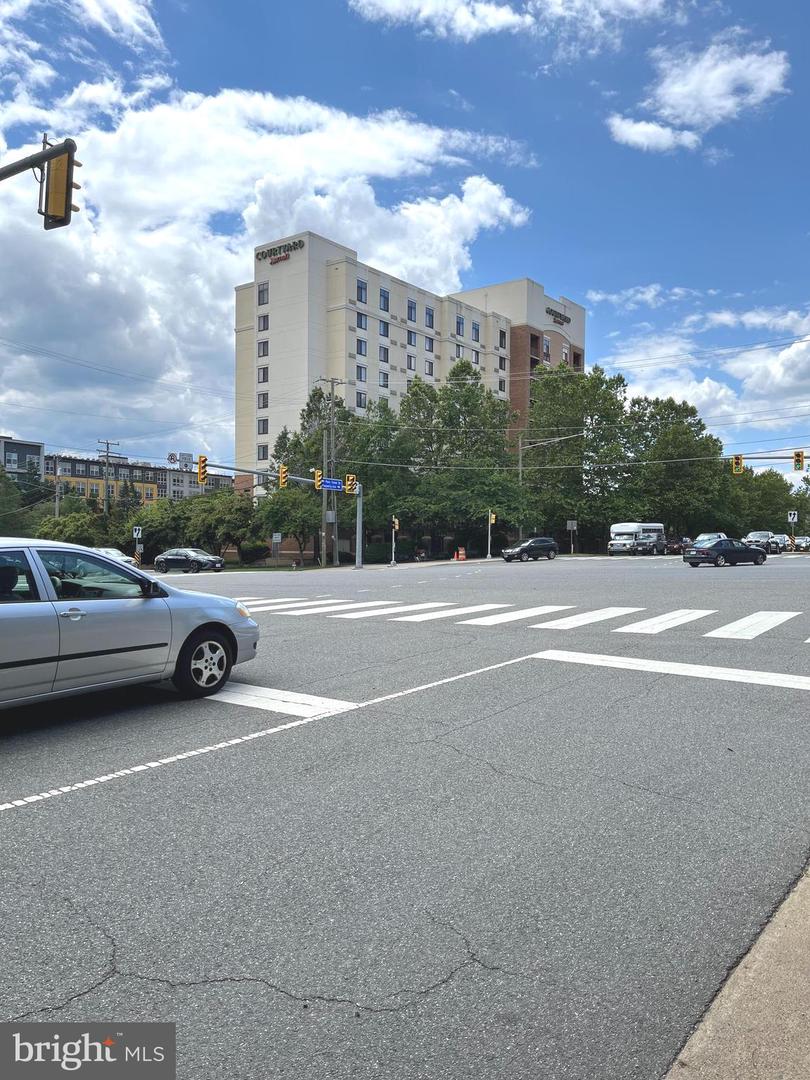 2720 BELLFOREST CT #201, VIENNA, Virginia 22180, 1 Bedroom Bedrooms, ,1 BathroomBathrooms,Residential,For sale,2720 BELLFOREST CT #201,VAFX2243982 MLS # VAFX2243982