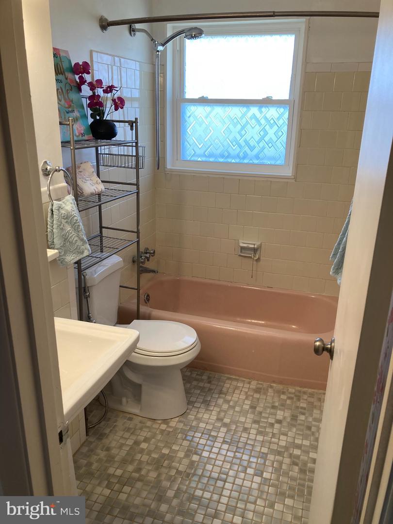 6107 DANA AVE, SPRINGFIELD, Virginia 22150, 3 Bedrooms Bedrooms, ,3 BathroomsBathrooms,Residential,For sale,6107 DANA AVE,VAFX2248652 MLS # VAFX2248652
