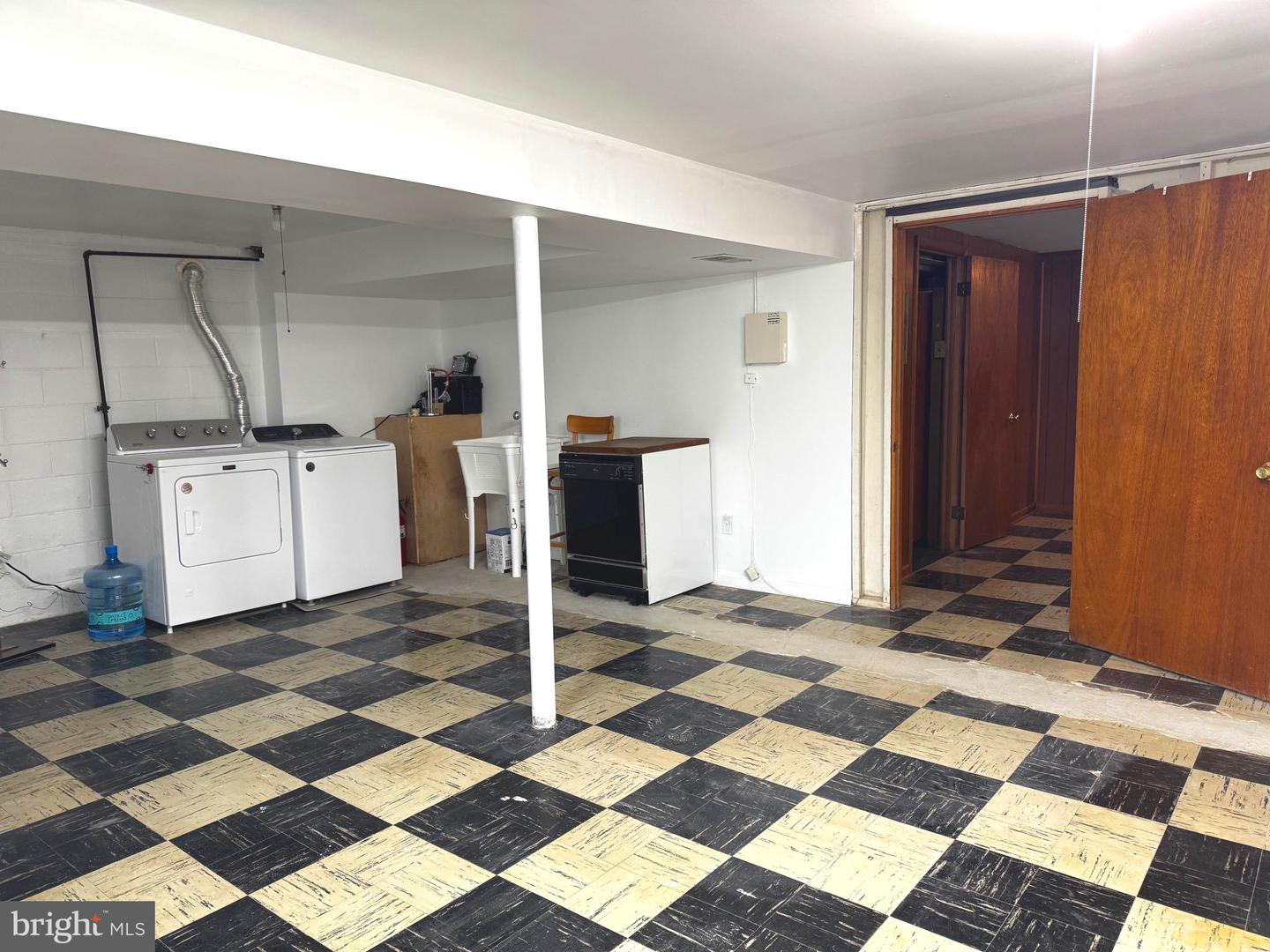 6107 DANA AVE, SPRINGFIELD, Virginia 22150, 3 Bedrooms Bedrooms, ,3 BathroomsBathrooms,Residential,For sale,6107 DANA AVE,VAFX2248652 MLS # VAFX2248652