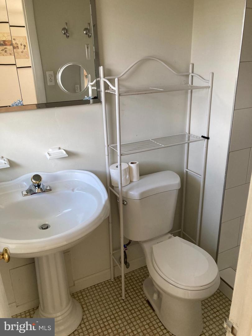 6107 DANA AVE, SPRINGFIELD, Virginia 22150, 3 Bedrooms Bedrooms, ,3 BathroomsBathrooms,Residential,For sale,6107 DANA AVE,VAFX2248652 MLS # VAFX2248652